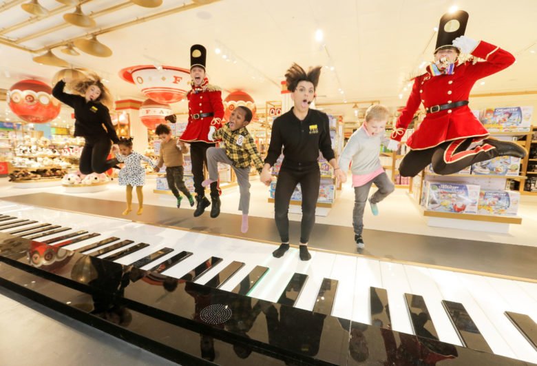 伦敦 FAO Schwarz 世界最佳百货商店内的世界最佳玩具店