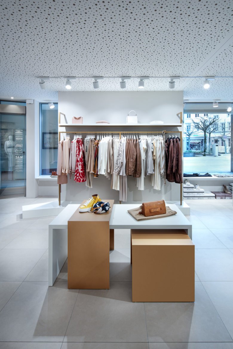 Bütler Fashion,利斯塔尔(瑞士) Bütler Fashion,利斯塔尔(瑞士)