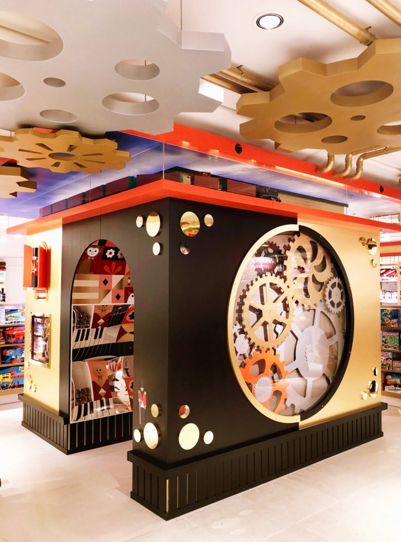 伦敦 FAO Schwarz 世界最佳百货商店内的世界最佳玩具店