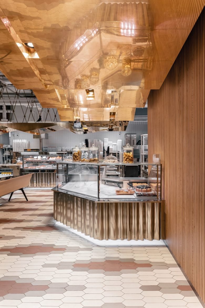 卡拉瓦维兄弟 4，索科尔尼基