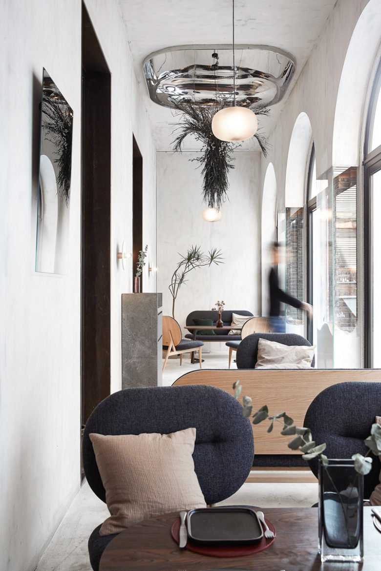 STUDIO8 设计的 CHARCOHOL 餐厅和鸡尾酒吧