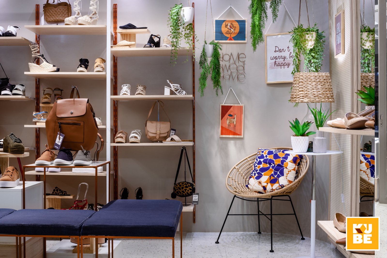 Sapatella 商店,由 Kube Arquitetura 设计,里约热内卢 – 巴西 Sapatella 商店,由 Kube Arquitetura 设计,里约热内卢 – 巴西