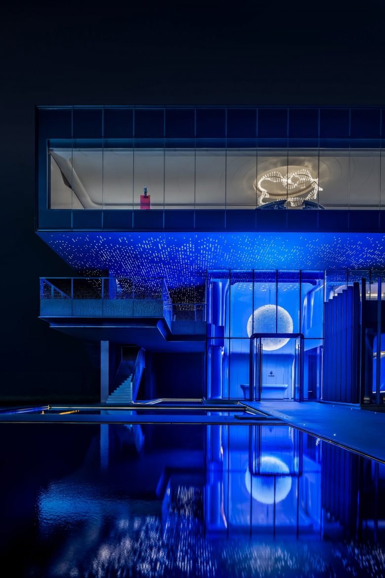 保利丰盛销售中心天际线花园，T.K. 楚设计