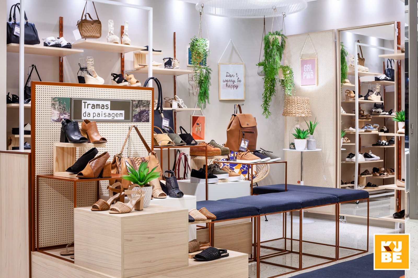 Sapatella 商店,由 Kube Arquitetura 设计,里约热内卢 – 巴西 Sapatella 商店,由 Kube Arquitetura 设计,里约热内卢 – 巴西