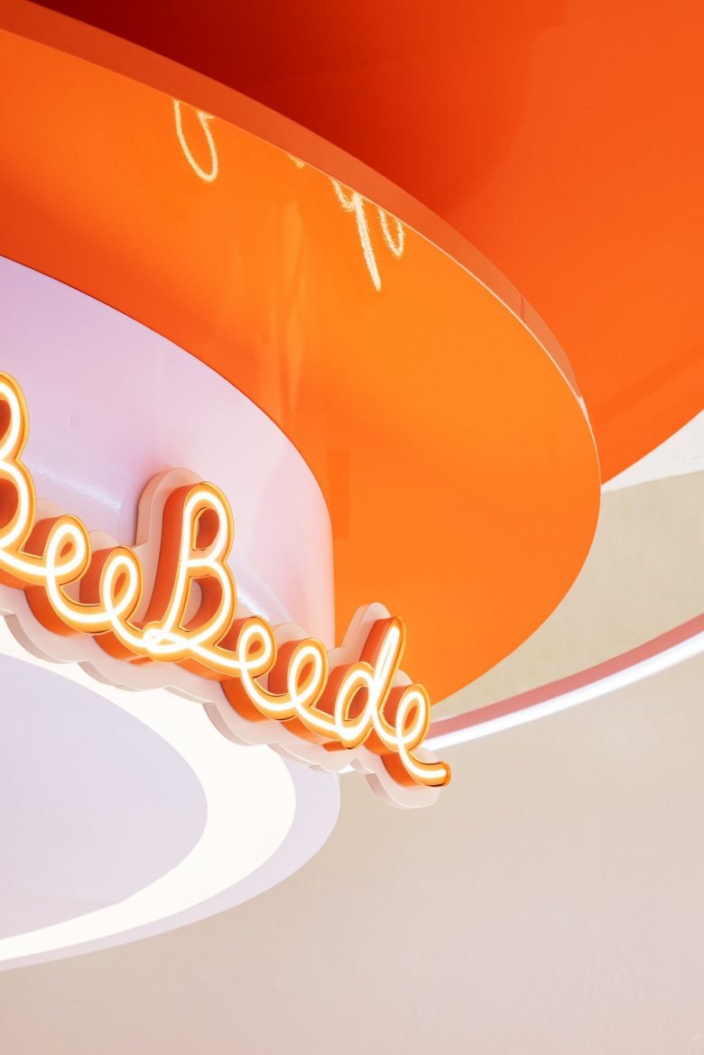 BeeBeede 甜甜圈店 / SUI DESIGN STUDIO