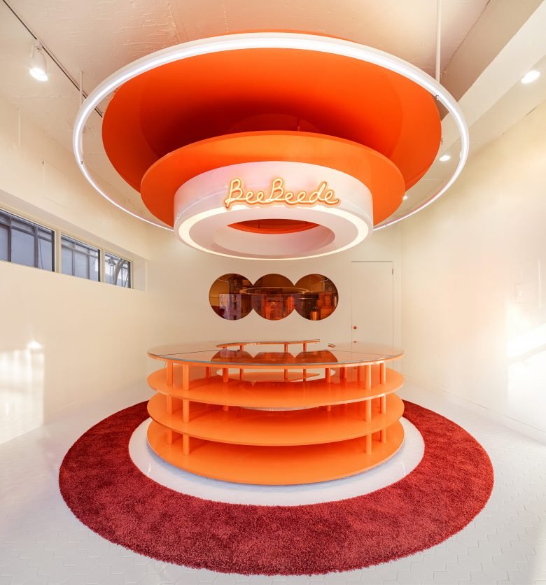 BeeBeede 甜甜圈店 / SUI DESIGN STUDIO