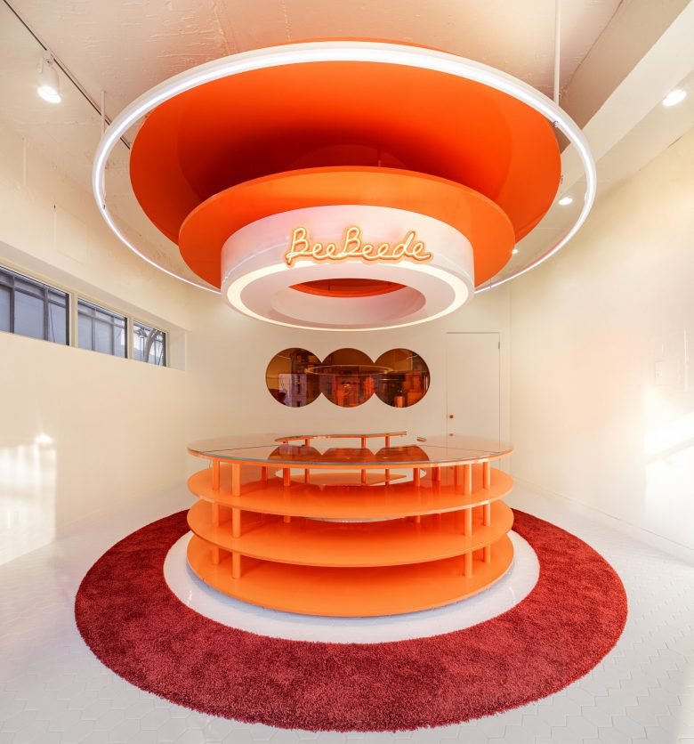 BeeBeede 甜甜圈店 / SUI DESIGN STUDIO