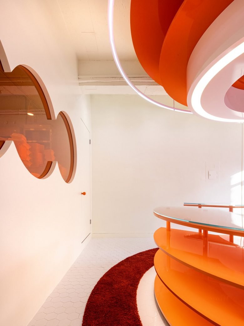 BeeBeede 甜甜圈店 / SUI DESIGN STUDIO