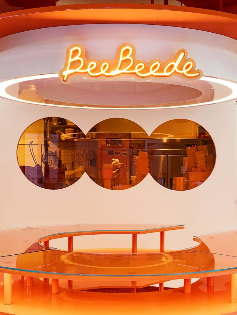 BeeBeede 甜甜圈店 / SUI DESIGN STUDIO