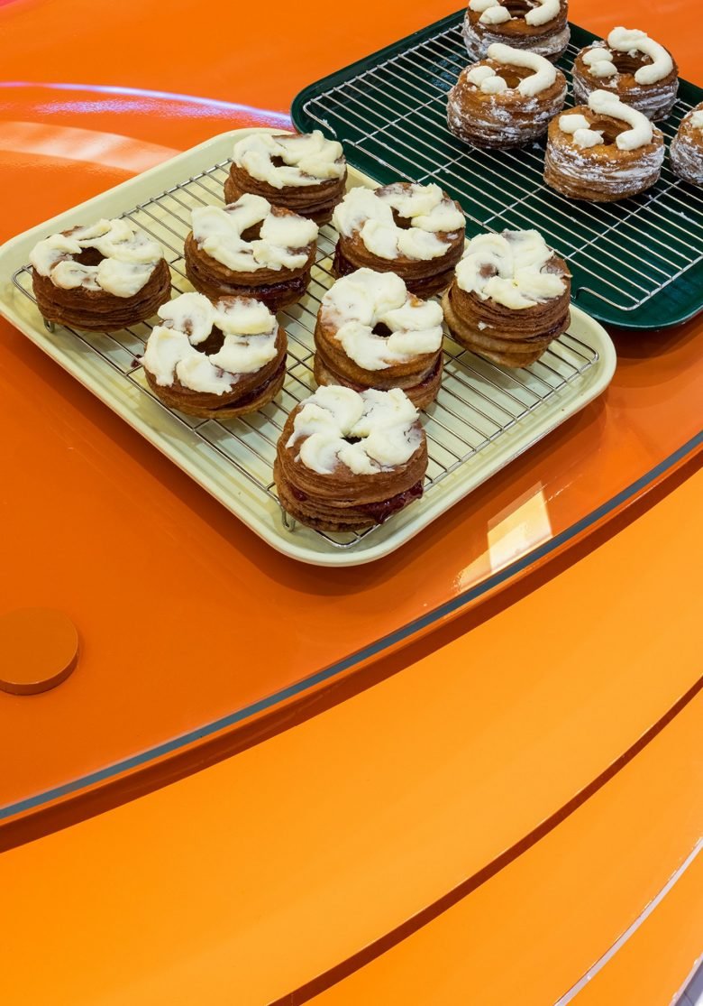 BeeBeede 甜甜圈店 / SUI DESIGN STUDIO