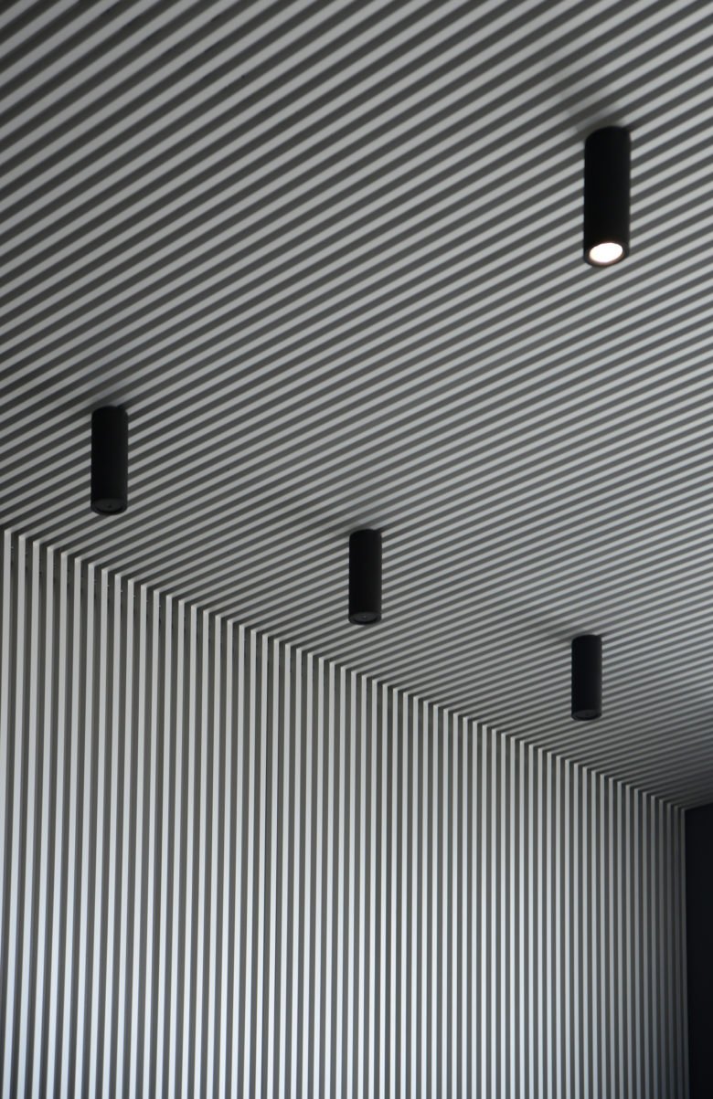 石兰餐厅（Ali Bahmanyar – Mahmood Ebrahimi）