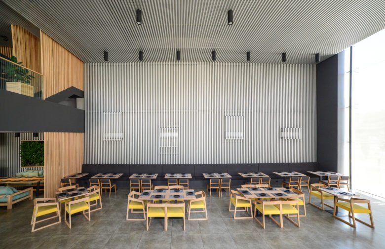 石兰餐厅（Ali Bahmanyar – Mahmood Ebrahimi）