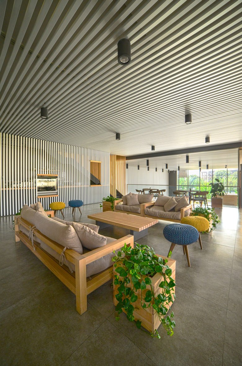 石兰餐厅（Ali Bahmanyar – Mahmood Ebrahimi）