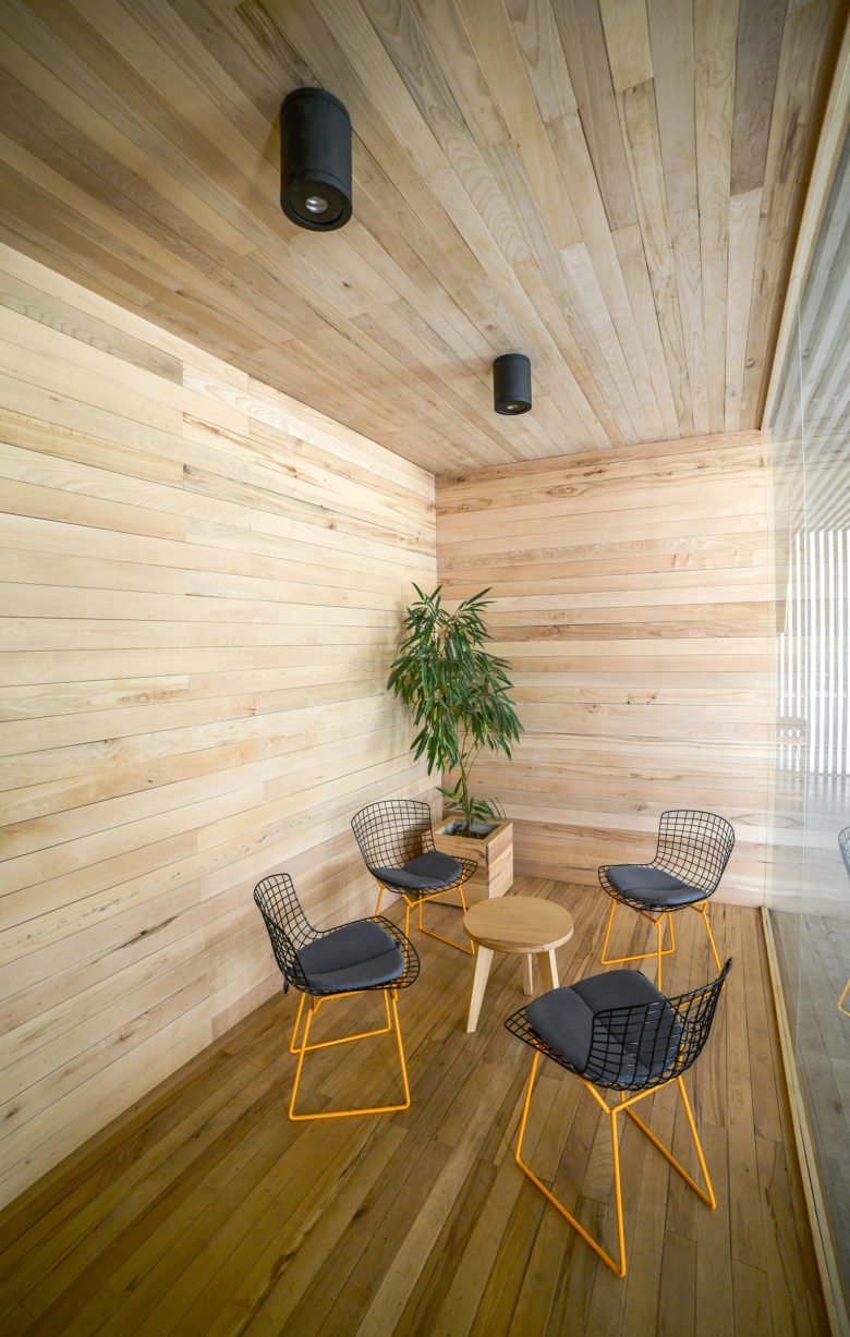 石兰餐厅（Ali Bahmanyar – Mahmood Ebrahimi）