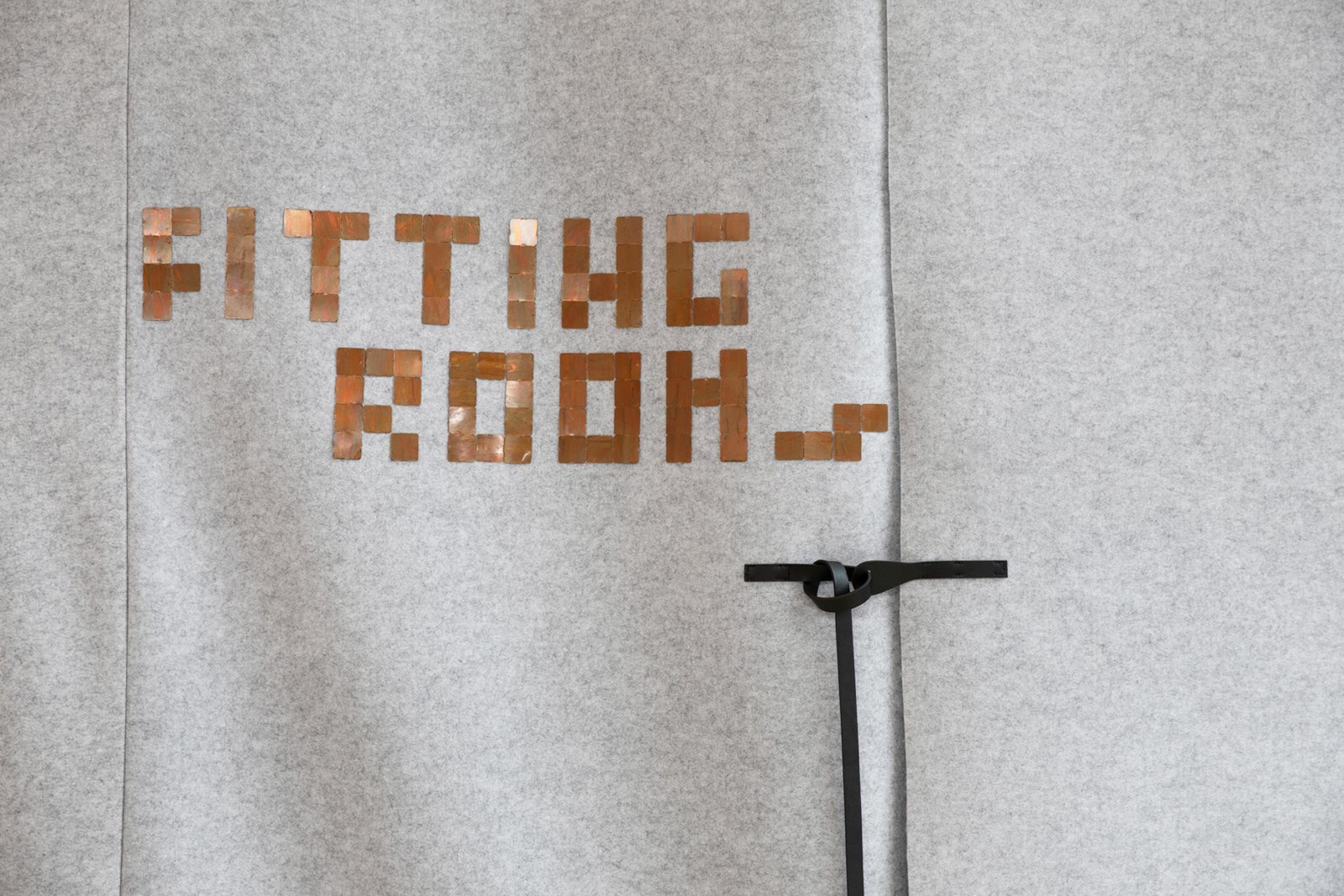 材质对比 x 极简精神 – Vivamens 展厅 by SHARK&SHARK