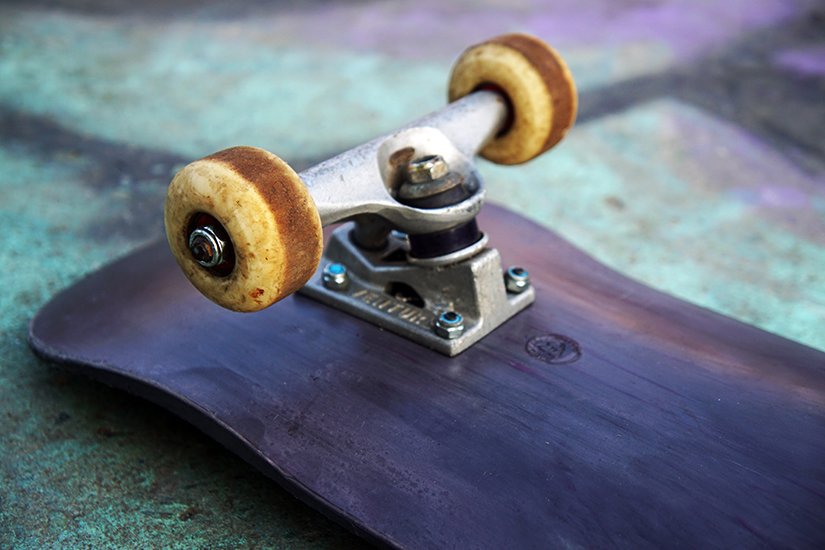 Jason Knight 开发由 100% 再生塑料制成的滑板板