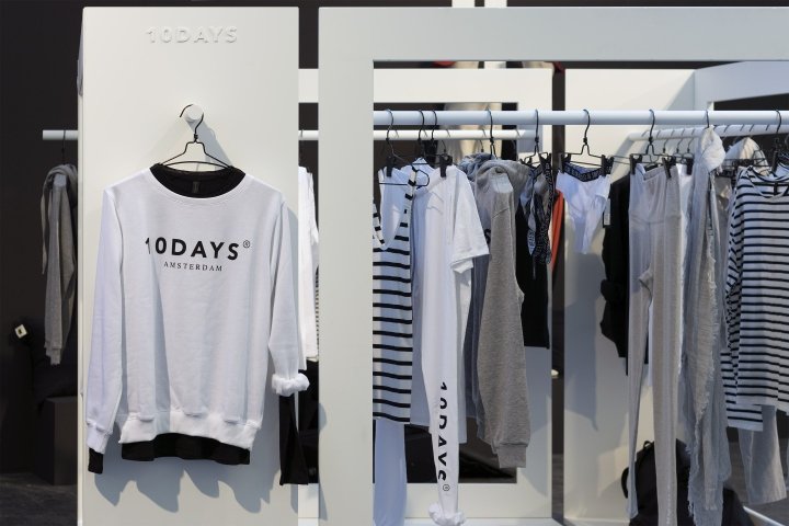 10 天在 Soft Architecture 设计的商店家具中购物,阿姆斯特丹 – 荷兰 10 天在 Soft Architecture 设计的商店家具中购物,阿姆斯特丹 – 荷兰