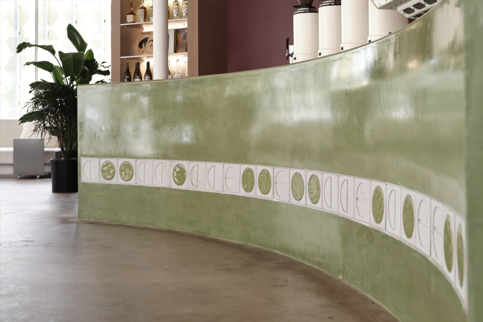 “漫步绿枫”– LOAM 咖啡厅 & 酒吧