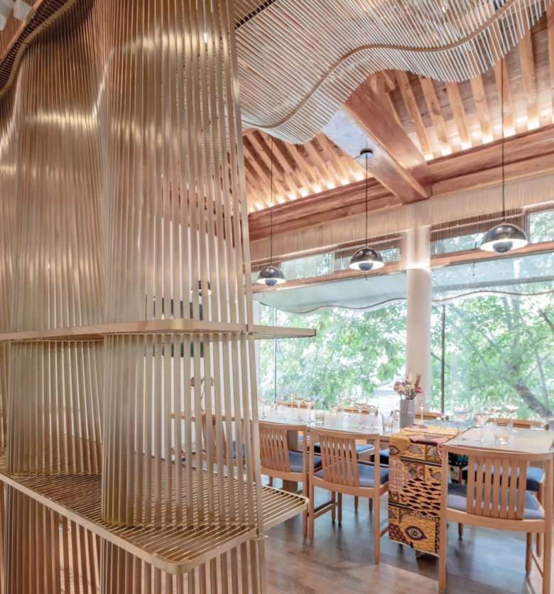 在海浪下起舞 — AFRiCONIC Boutique Bistro of Red Wine, Atelier Tree