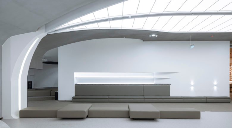 风动 E 庞书店 / Gonverge Interior Design