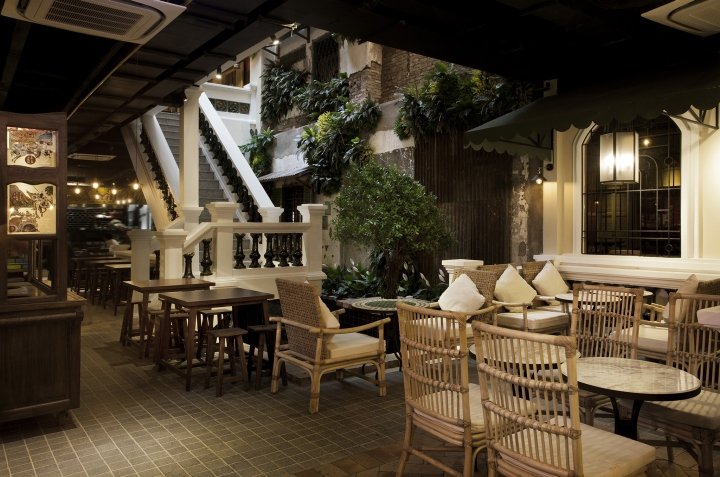 Design Plus (D+) 设计的第 12 号美食街餐厅，胡志明市 – 越南
