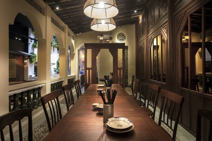 Design Plus (D+) 设计的第 12 号美食街餐厅，胡志明市 – 越南