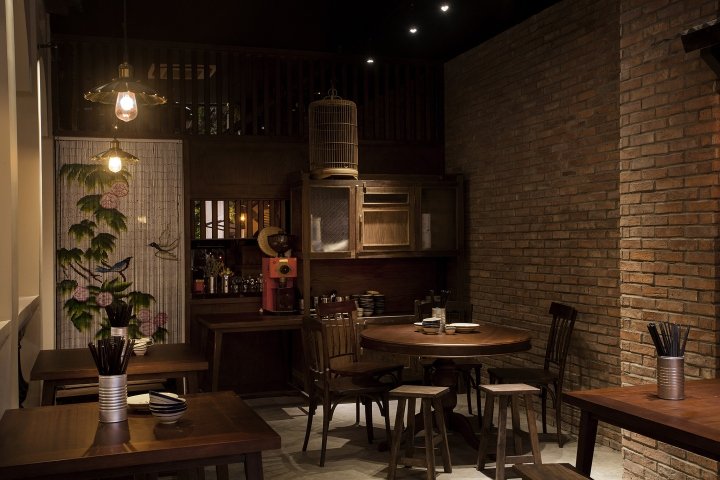 Design Plus (D+) 设计的第 12 号美食街餐厅，胡志明市 – 越南