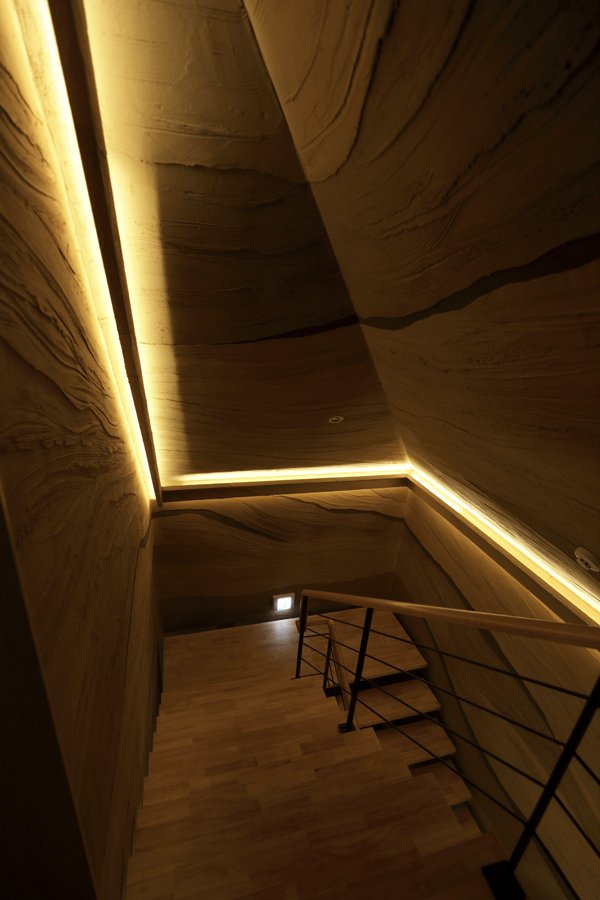 PUBLIC  BEAUTY – DESIGN SUBJECT 假時空間 (false space-time)