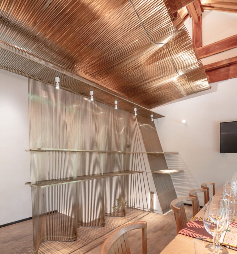 在海浪下起舞 — AFRiCONIC Boutique Bistro of Red Wine, Atelier Tree