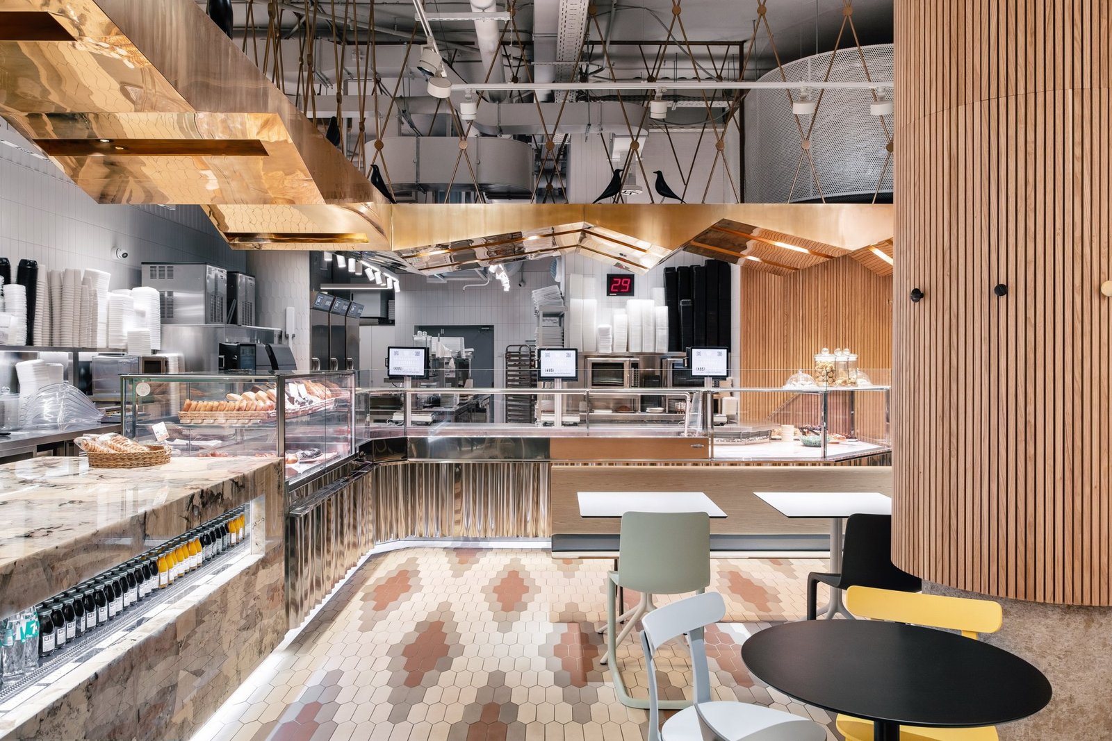 卡拉瓦维兄弟 4，索科尔尼基