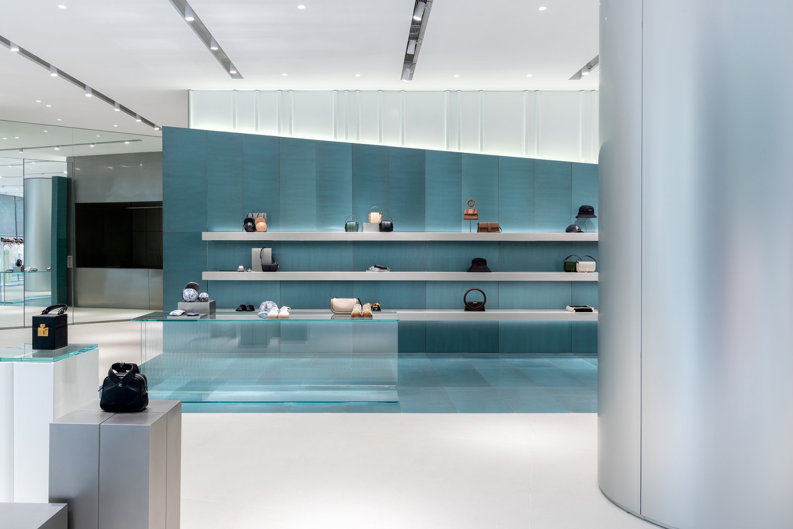 Réel 的 ASSEMBLE：当动态角度遇到“城市碎片”