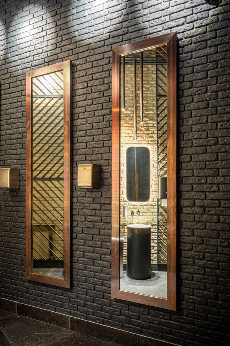 Znak 设计的雾工厂餐厅