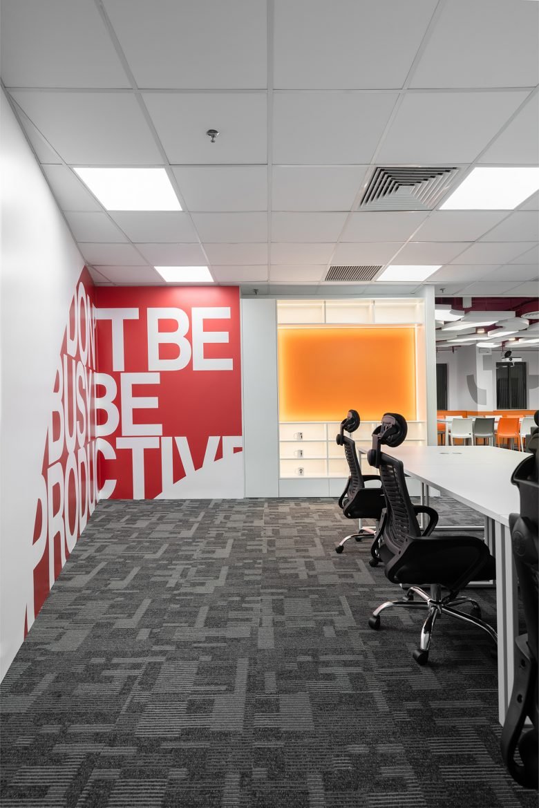 令人惊叹的办公室——不是太大,但很困难,令人惊叹。 令人惊叹的办公室——不是太大,但很困难,令人惊叹。