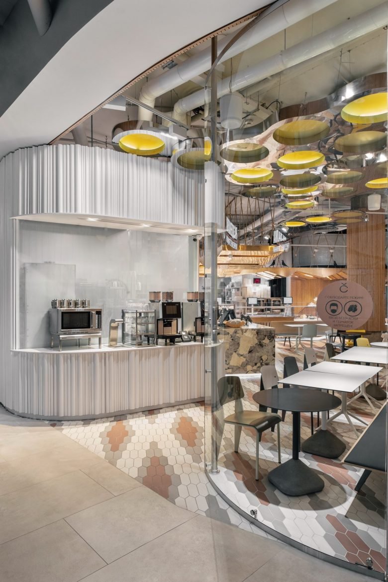 卡拉瓦维兄弟 4，索科尔尼基