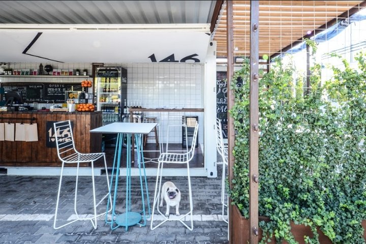 146 我爱咖啡，黄色办公室建筑