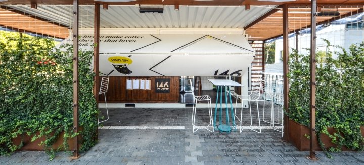 146 我爱咖啡，黄色办公室建筑