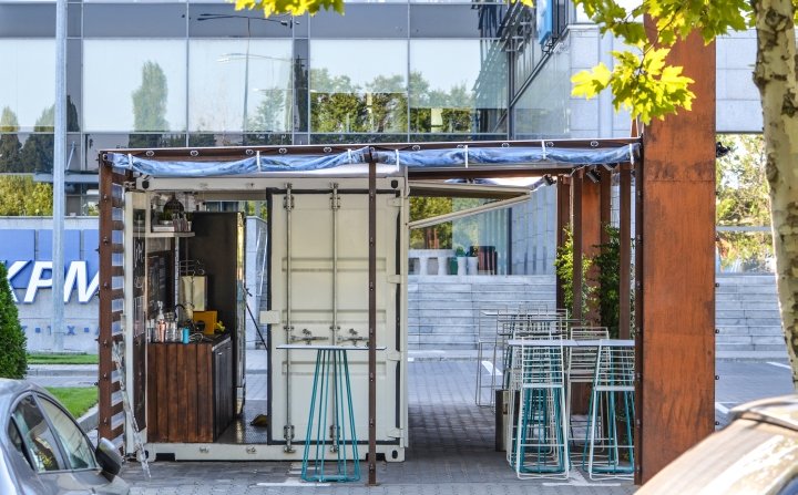 146 我爱咖啡，黄色办公室建筑