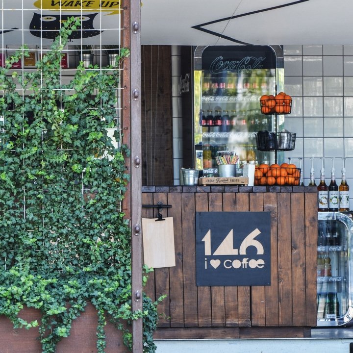 146 我爱咖啡，黄色办公室建筑