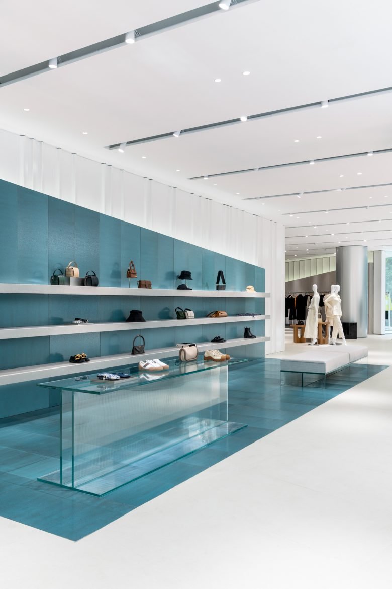 Réel 的 ASSEMBLE：当动态角度遇到“城市碎片”