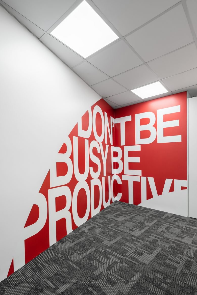 令人惊叹的办公室——不是太大,但很困难,令人惊叹。 令人惊叹的办公室——不是太大,但很困难,令人惊叹。