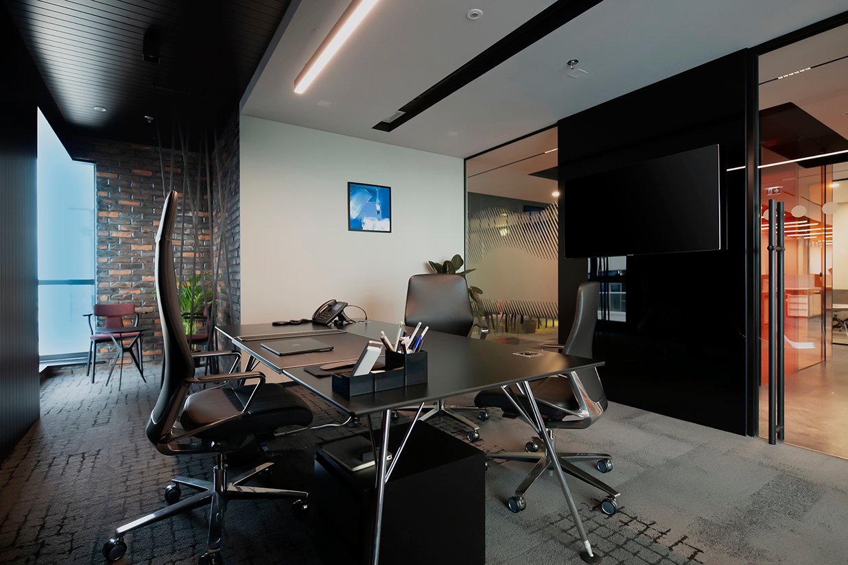 阿什特尔集团总部位于迪拜谢赫扎耶德路拉蒂法塔