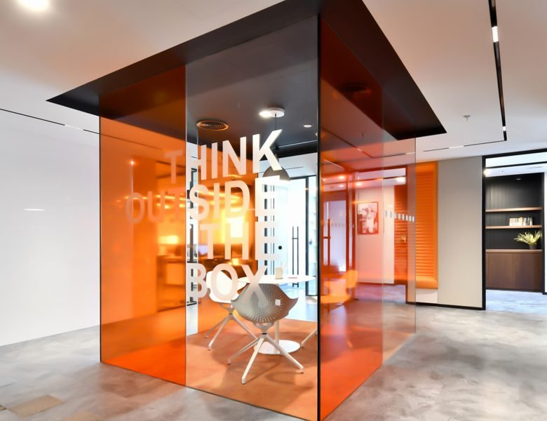 阿什特尔集团总部位于迪拜谢赫扎耶德路拉蒂法塔