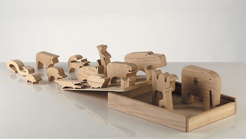 汉斯·乌尔里希·奥布里斯特 (hans ulrich obrist) 讨论米兰三年展恩佐·马里 (enzo mari) 展览的策展