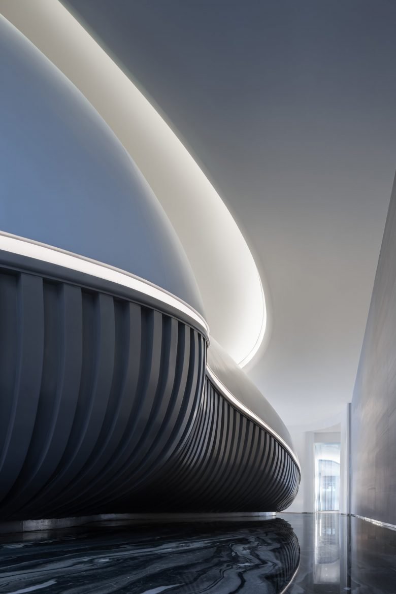 保利丰盛销售中心天际线花园，T.K. 楚设计