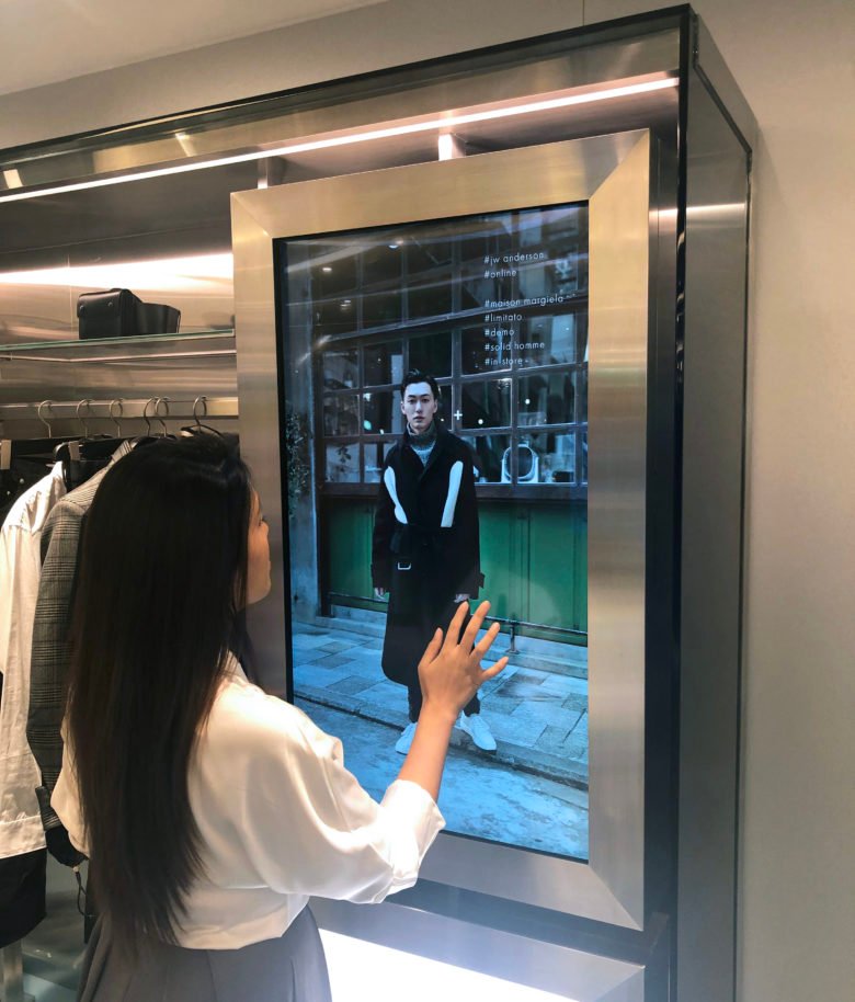 Studio Four IV 推出 Harvey Nichols 香港购物体验