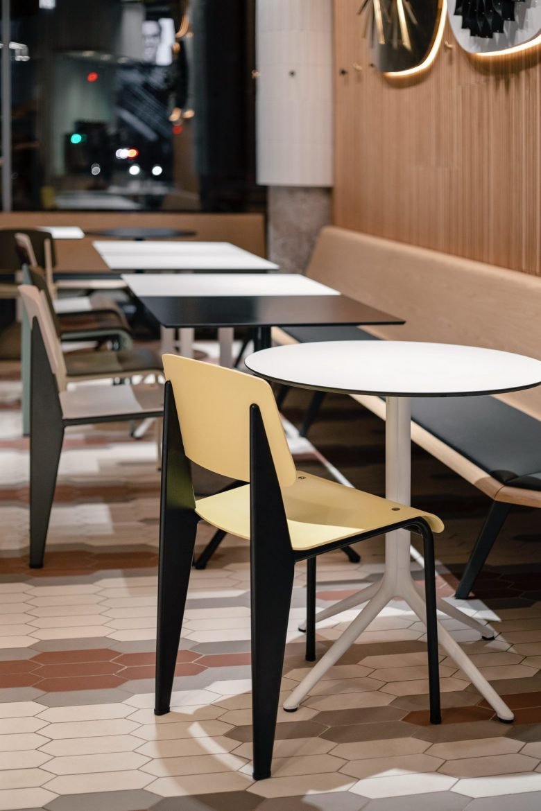 卡拉瓦维兄弟 4，索科尔尼基