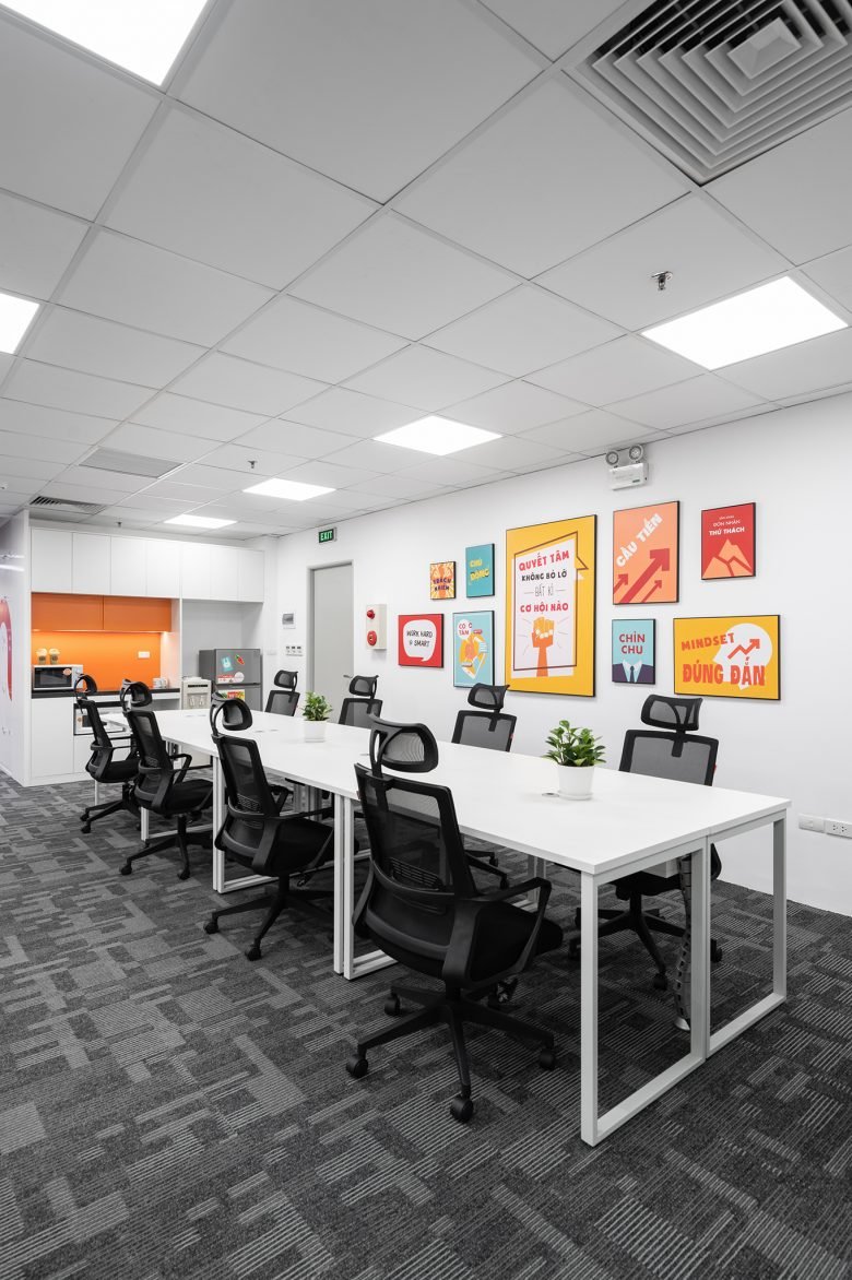 令人惊叹的办公室——不是太大,但很困难,令人惊叹。 令人惊叹的办公室——不是太大,但很困难,令人惊叹。