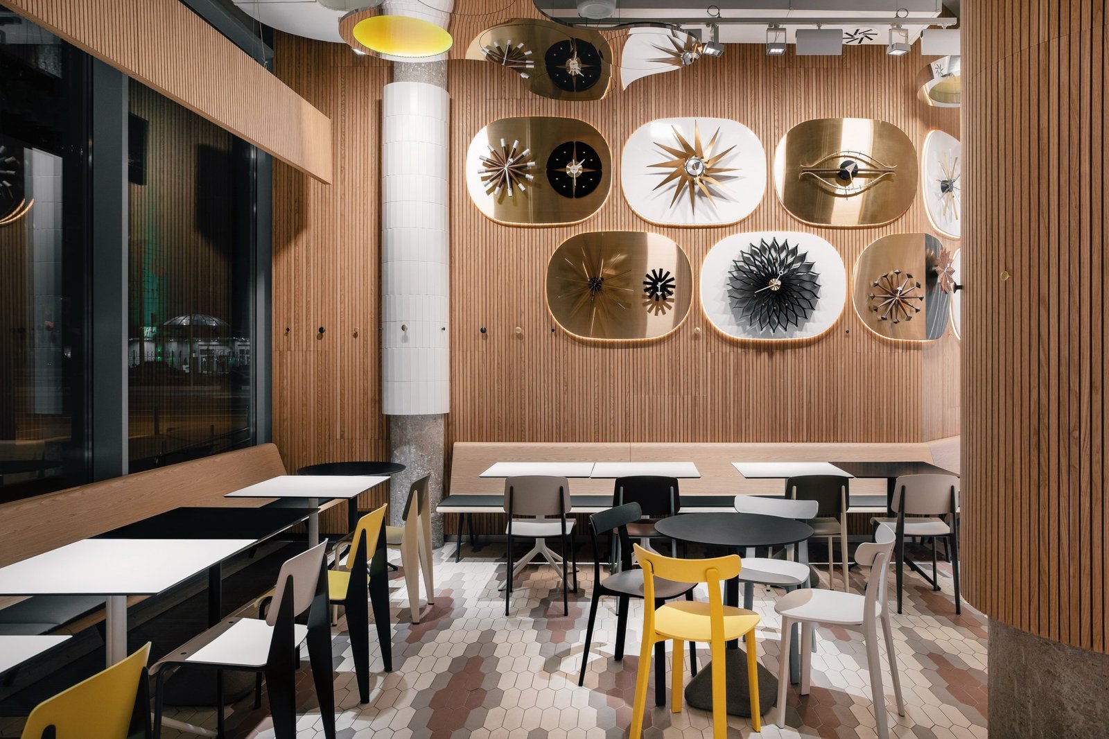 卡拉瓦维兄弟 4，索科尔尼基