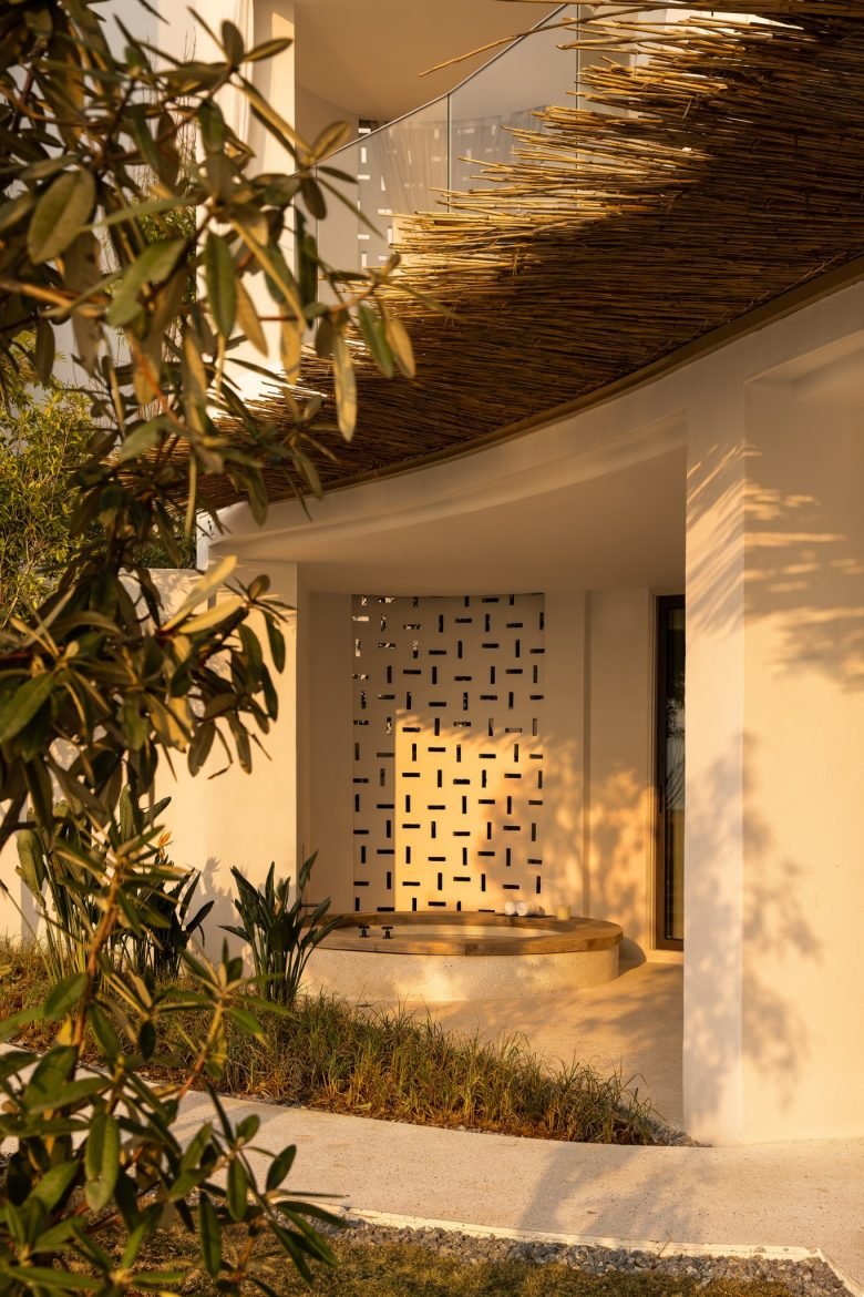 Yue Bo Ban Shan Hotspring Hotel