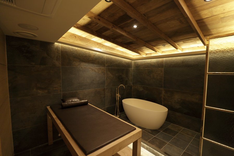 PUBLIC  BEAUTY – DESIGN SUBJECT 假時空間 (false space-time)